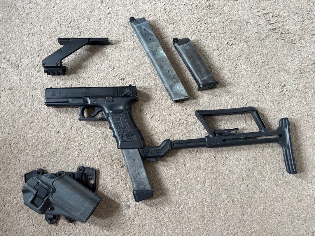 東京マルイ GLOCK18C ガスブローバックエアガン　マガジン3本付き