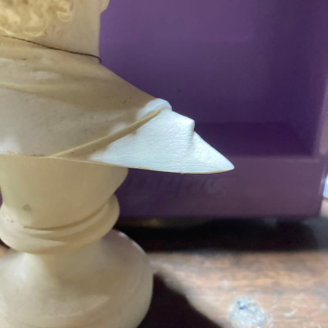 石膏製彫刻 人物像 約15cm着払いでお願いします。