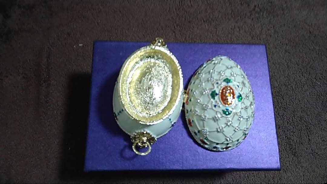 装飾卵型ボックス エナメル仕上げ