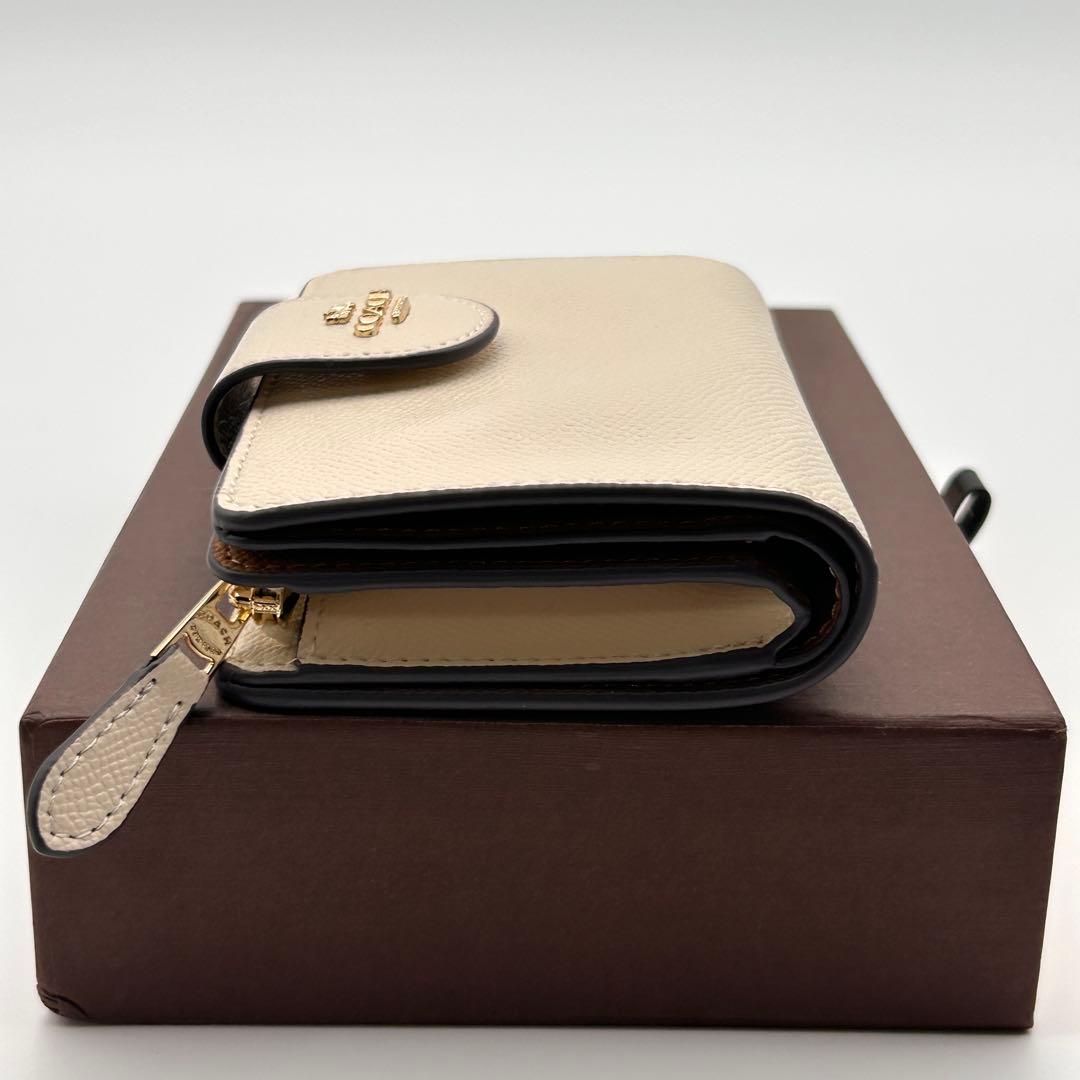 ✨極美品✨ COACH コーチ 二つ折り財布 ホワイト ブラウン【未使用級】