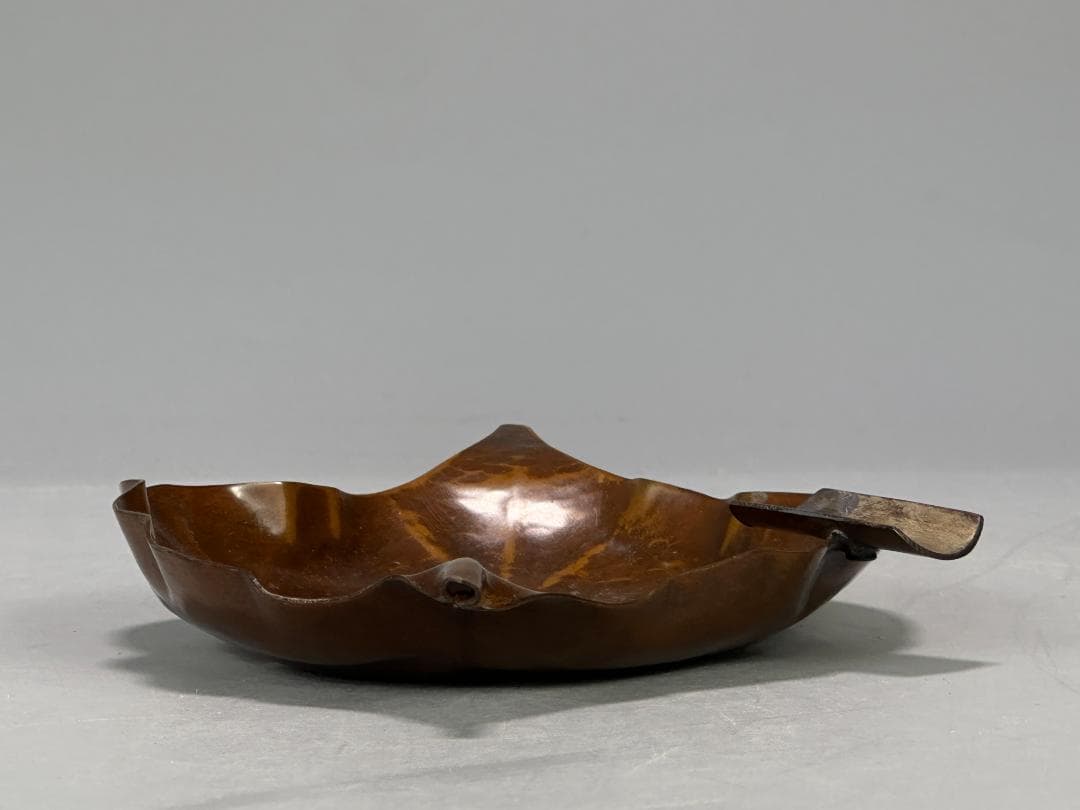 銅製　葉っぱ形灰皿　在銘　供箱