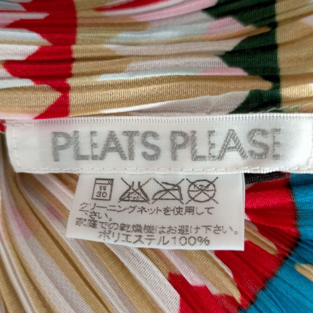 新品同様 プリーツプリーズカットソー袖なし