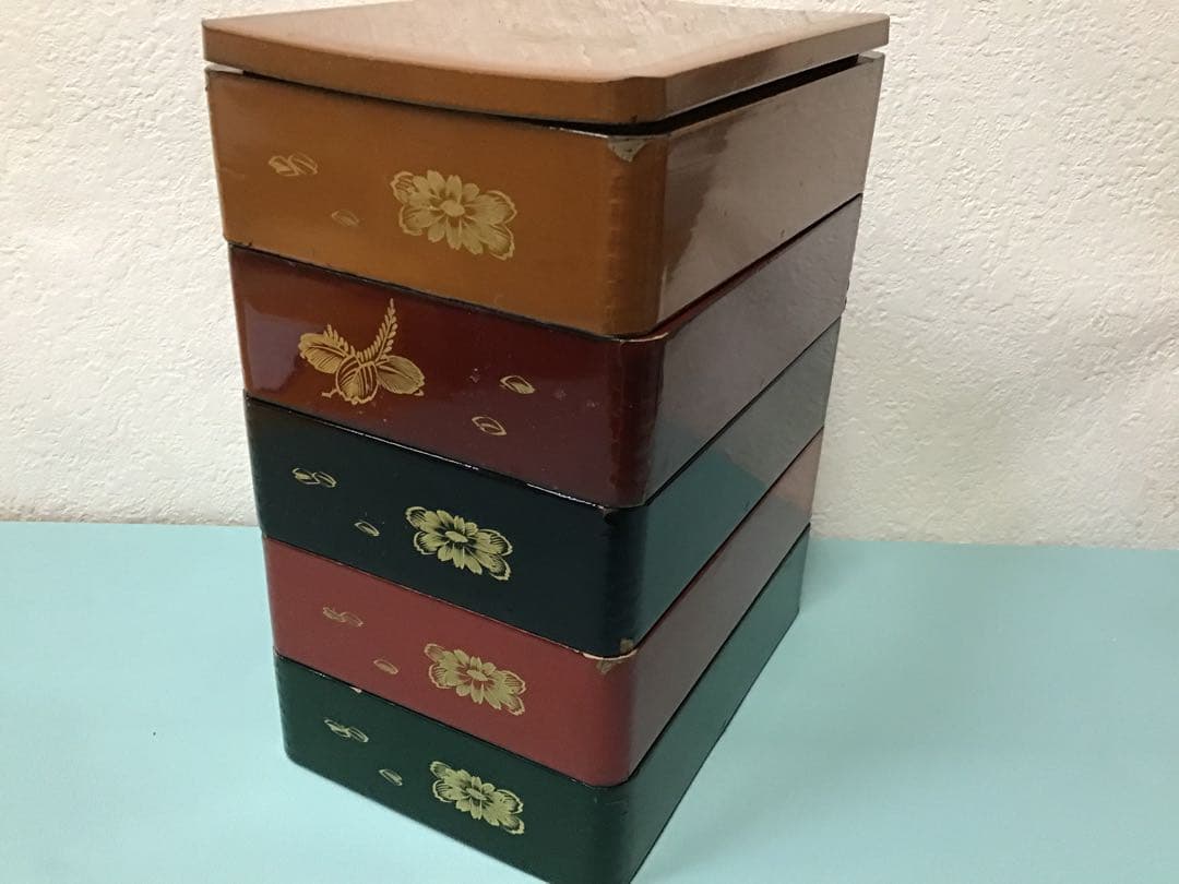 漆器　重箱　金色花模様　本漆　木製　重箱3点セット　木箱付き