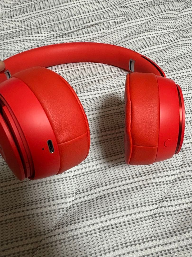 Beats solo pro Red ヘッドホン