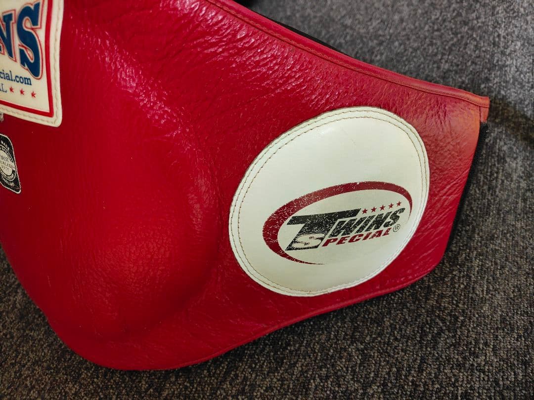 TWINS★ベリープロテクター★ボディミット★中古良品