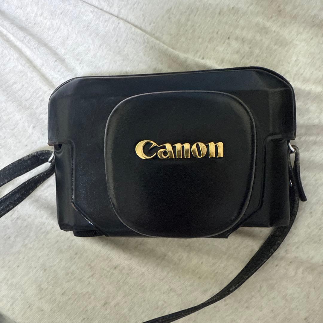 canon カメラ　カバーあり