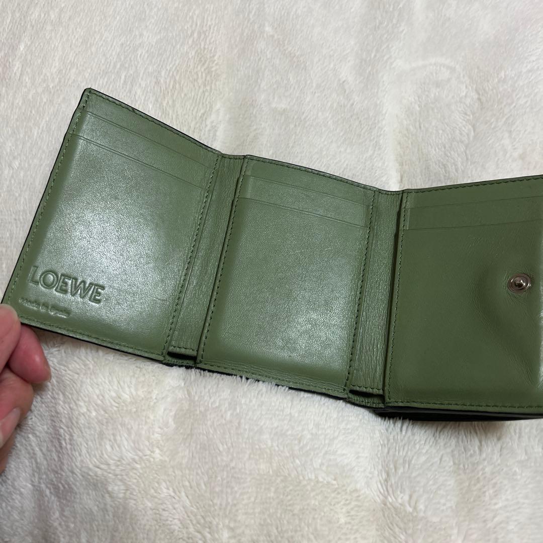 オリーブグリーン 三つ折り財布 レザー