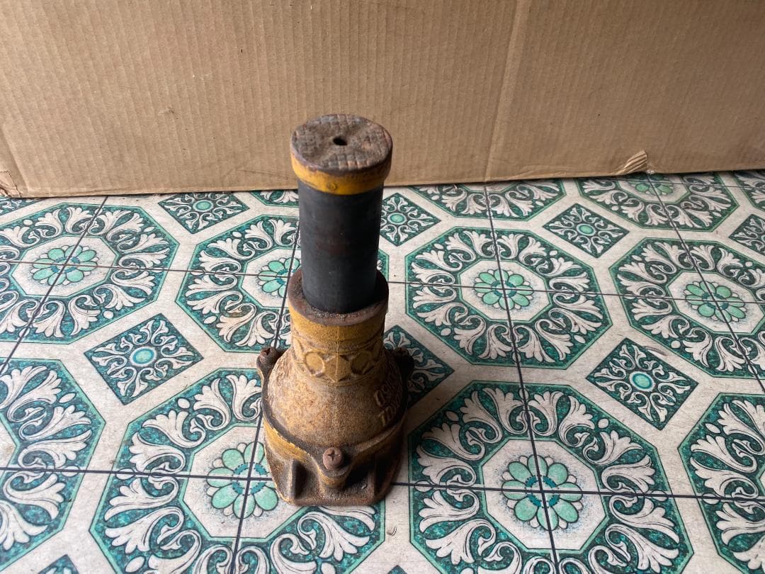 昭和レトロ・TOYOTA MOTOR 油圧ジャッキ1.5t