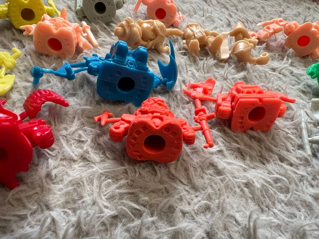 ガンプラ　ガン消し　ロボットプラモデルパーツセット 多色　まとめ売り