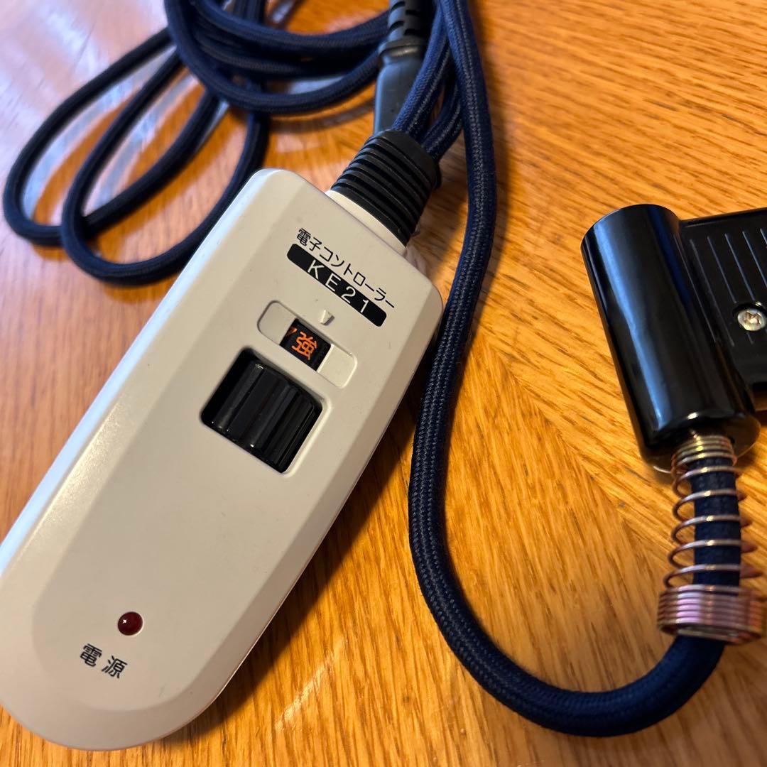 ニトリ　円形フラットヒーター　105センチ