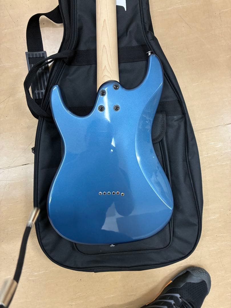 ibanez アイバニーズ azes31-aoc　ほぼ新品