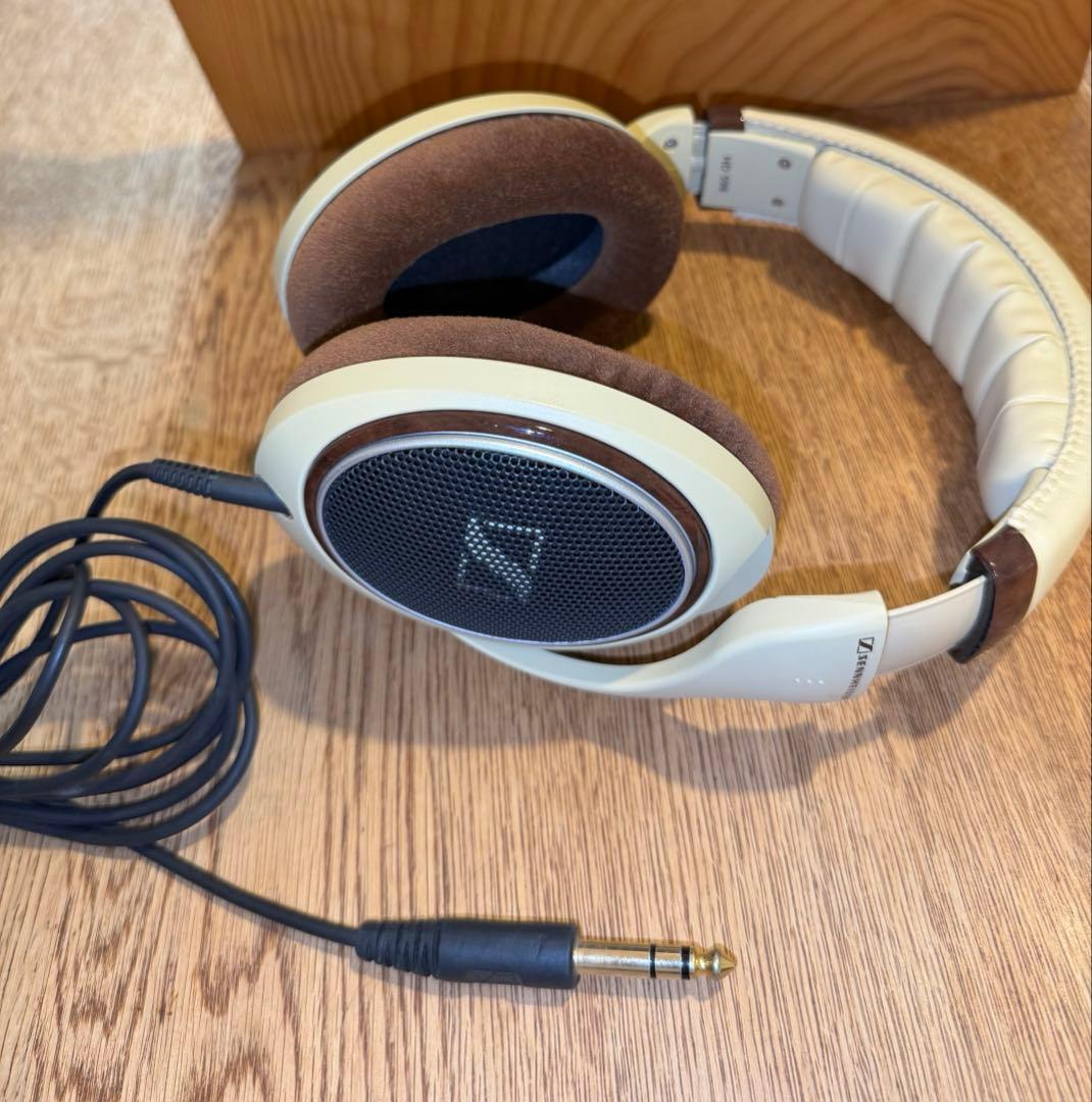 美品✨ゼンハイザー オープン型ヘッドホン HD598【有線ヘッドホン】