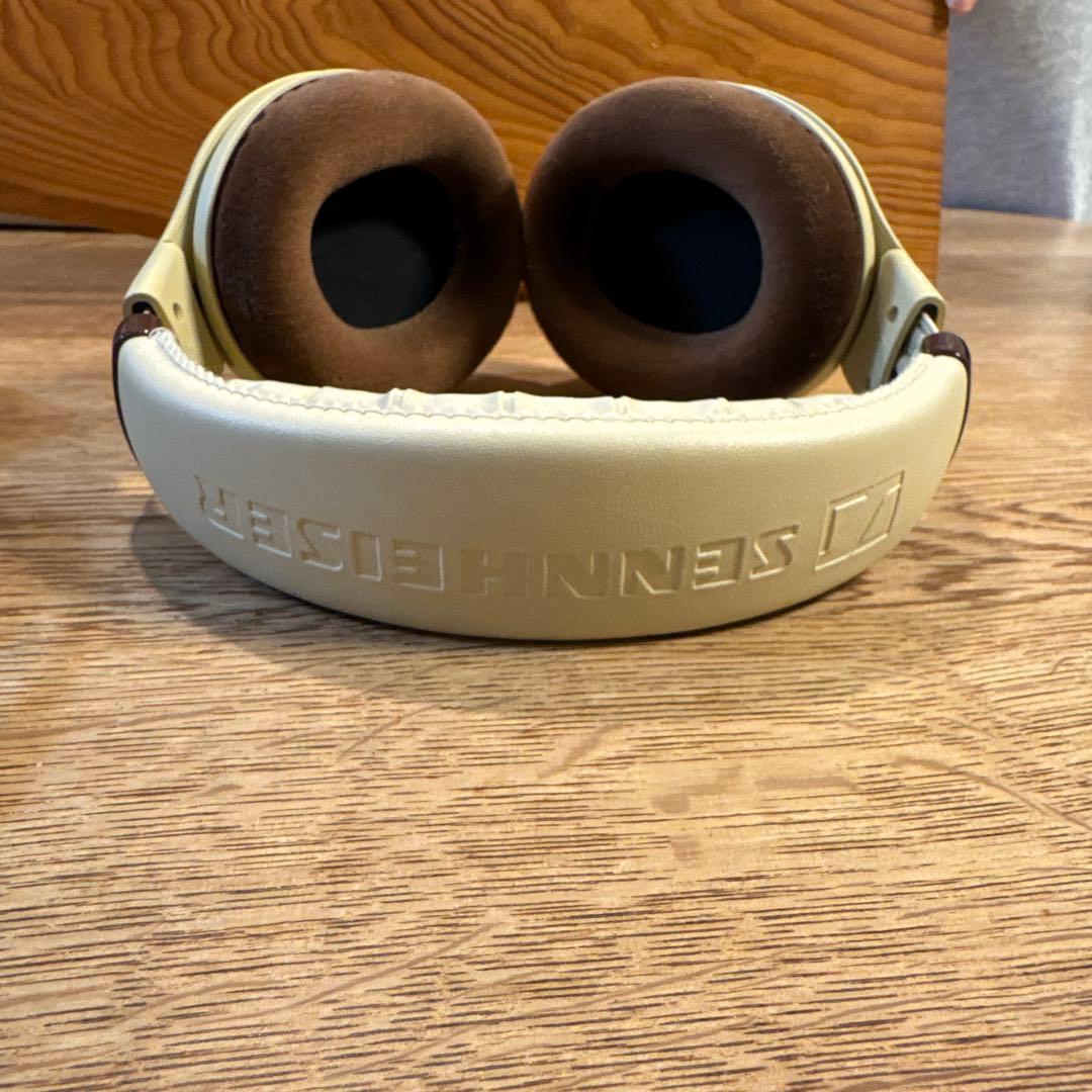 美品✨ゼンハイザー オープン型ヘッドホン HD598【有線ヘッドホン】