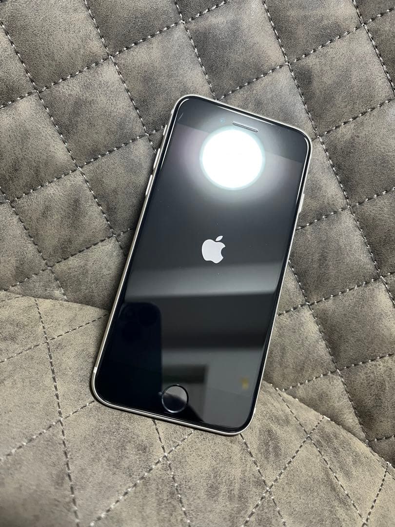 iPhone SE (第3世代) 128GB スターライト