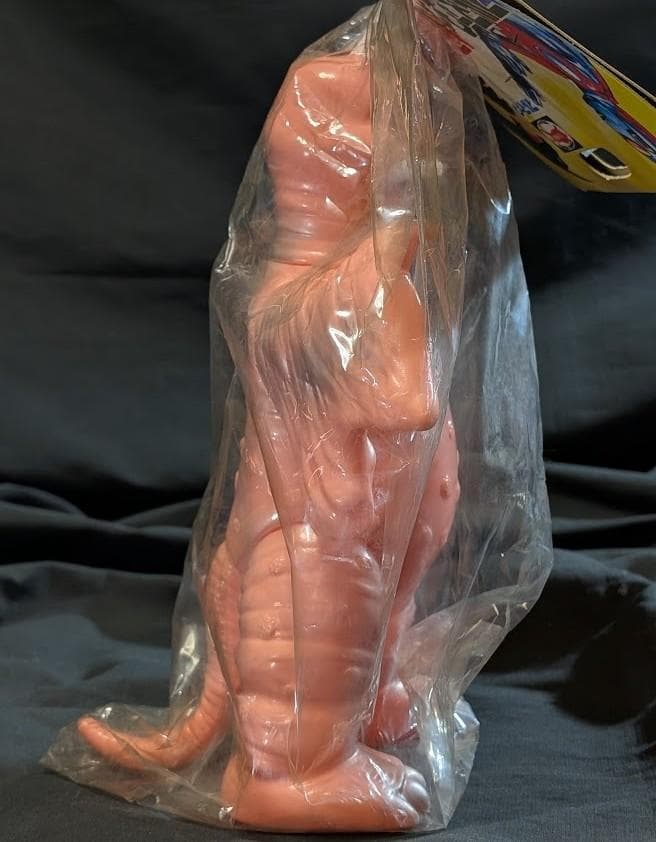 ぺギラ「ウルトラQ」登場怪獣（ブルマァク復刻）ピンク色成型ソフビフィギュア未開封