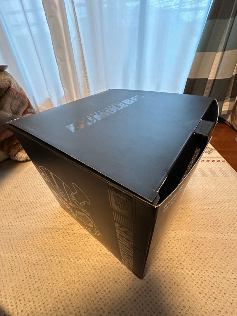 バンブルビー 変形ヘルメット 海外限定品 　 ※台座無し