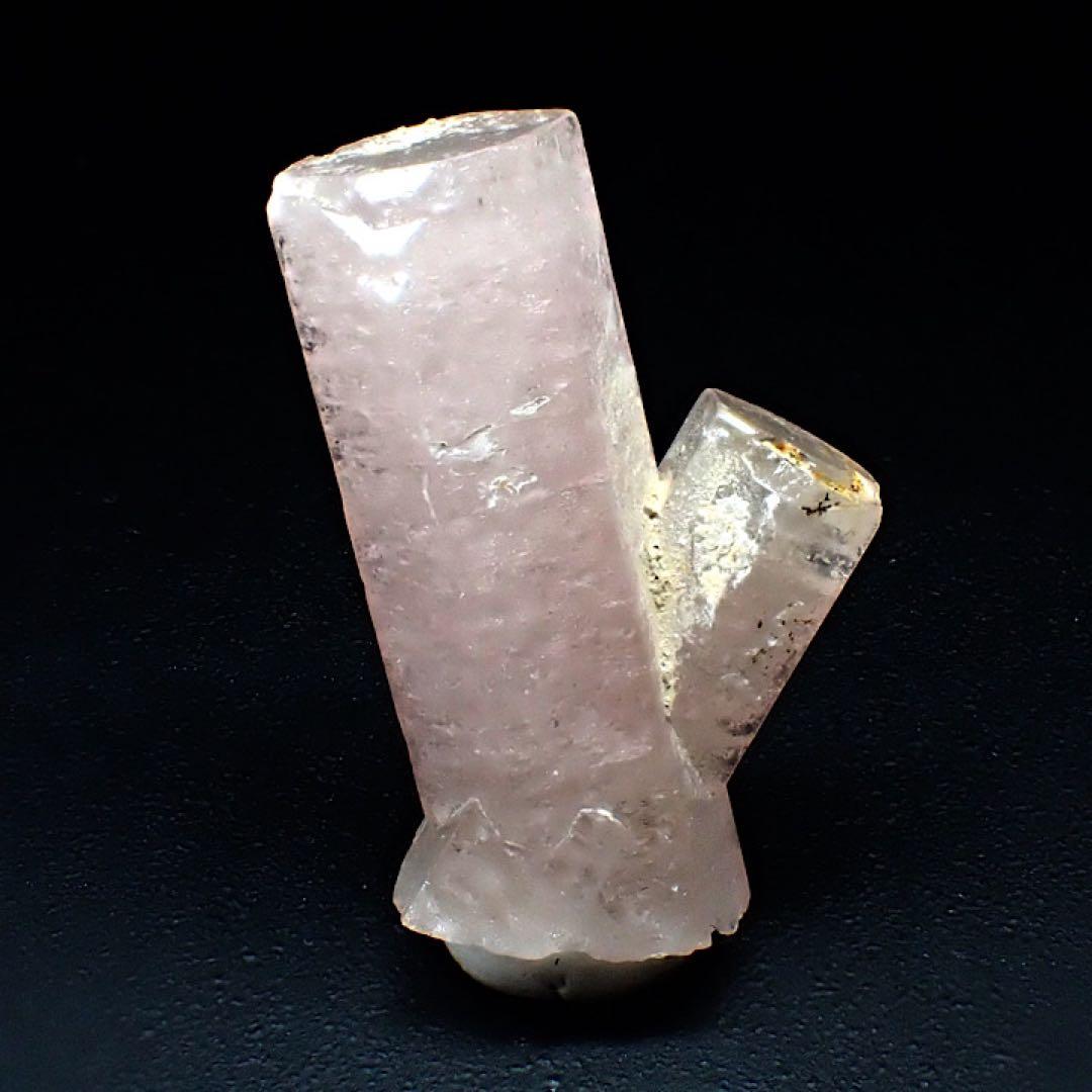 【アフガニスタン産】ピンクアパタイト(イエロー蛍光)