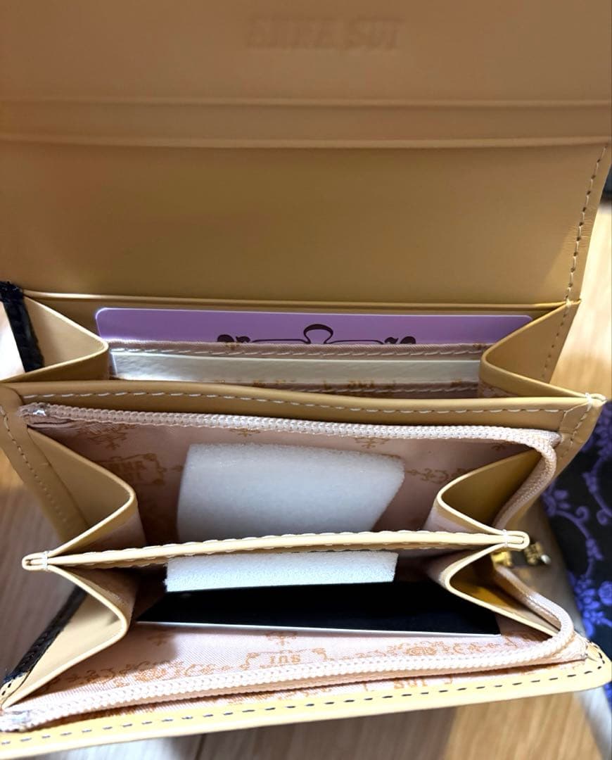 新品未使用♡アナスイ　ルーミー 二つ折り財布　ANNA SUI 財布