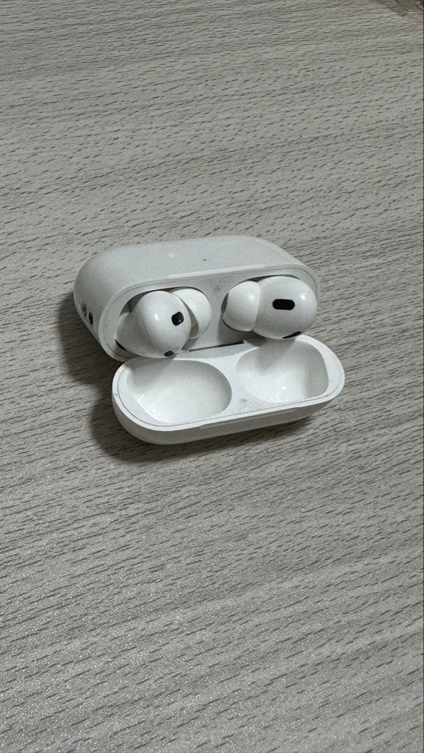 ま*し様 AirPods Pro 第2世代 本体 ホワイト