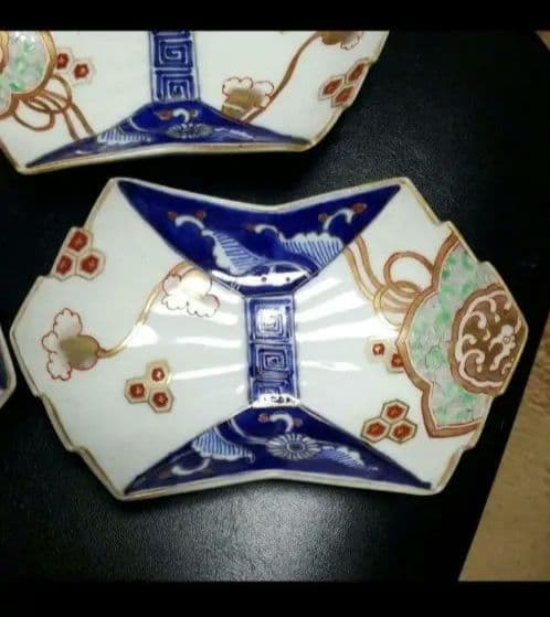 時代物有田焼のお皿です