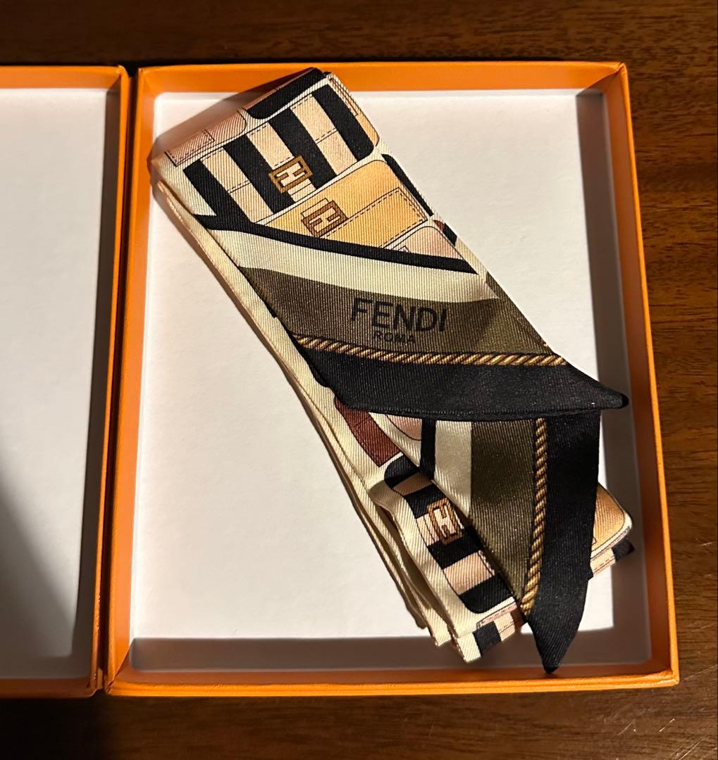 美品FENDI ツイリーシルク