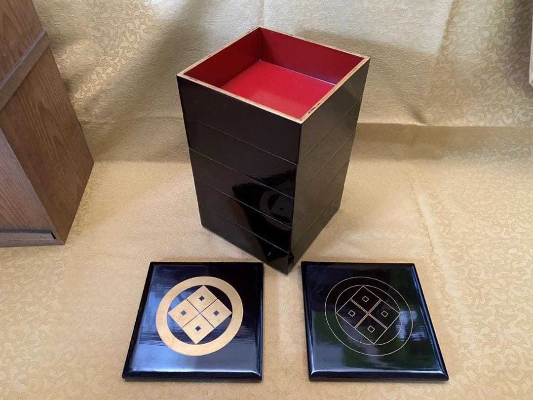 輪島塗 五段重箱 家紋入 重箱 共箱付き 木製 漆器 金彩