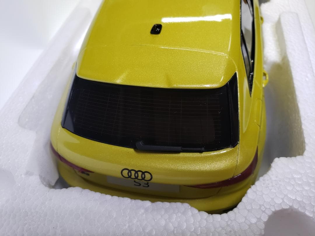 新品 GTスピリット 1/18 アウディ S3 スポーツバック GT364