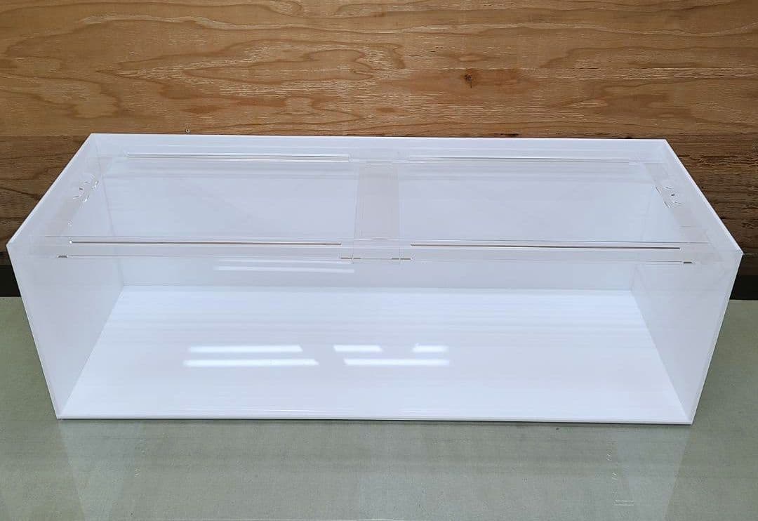 アクリル水槽　可動式セパレートタイプ　900×300×300(四面白艶あり)