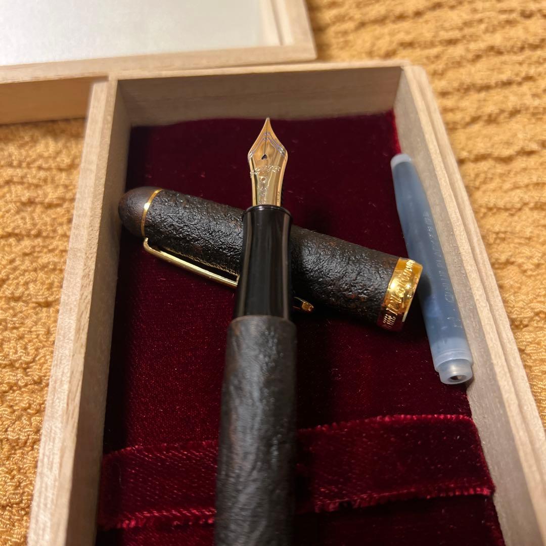 新品未使用　桐箱入　プラチナ 万年筆 黒　14K M