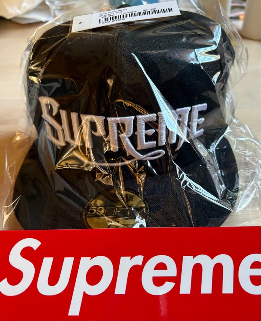 supreme ／オンライン購入、ロゴ一目惚れ。週末値下げします。