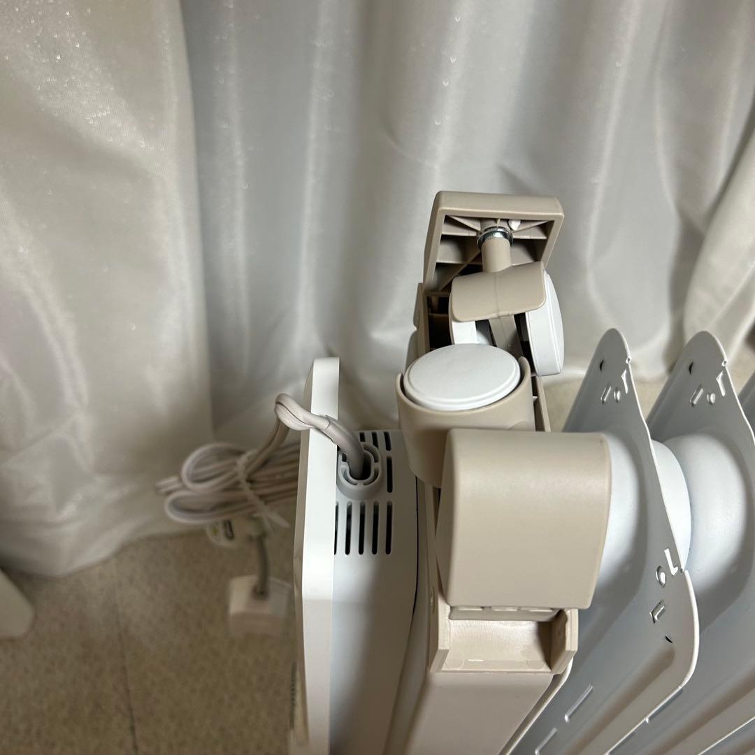 【デロンギ】 RHJ21F0812-WH オイルヒーター / カモミールホワイト