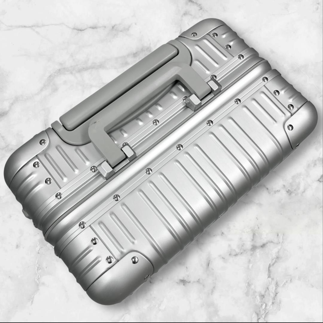 未使用 メルセデスベンツ スーツケース TSAロック 32L 4輪 アルミスーツ