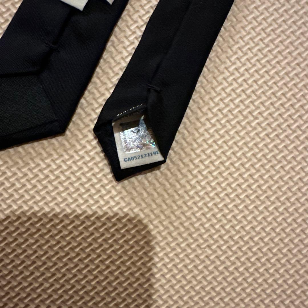 FENDIキッズ　ネクタイ