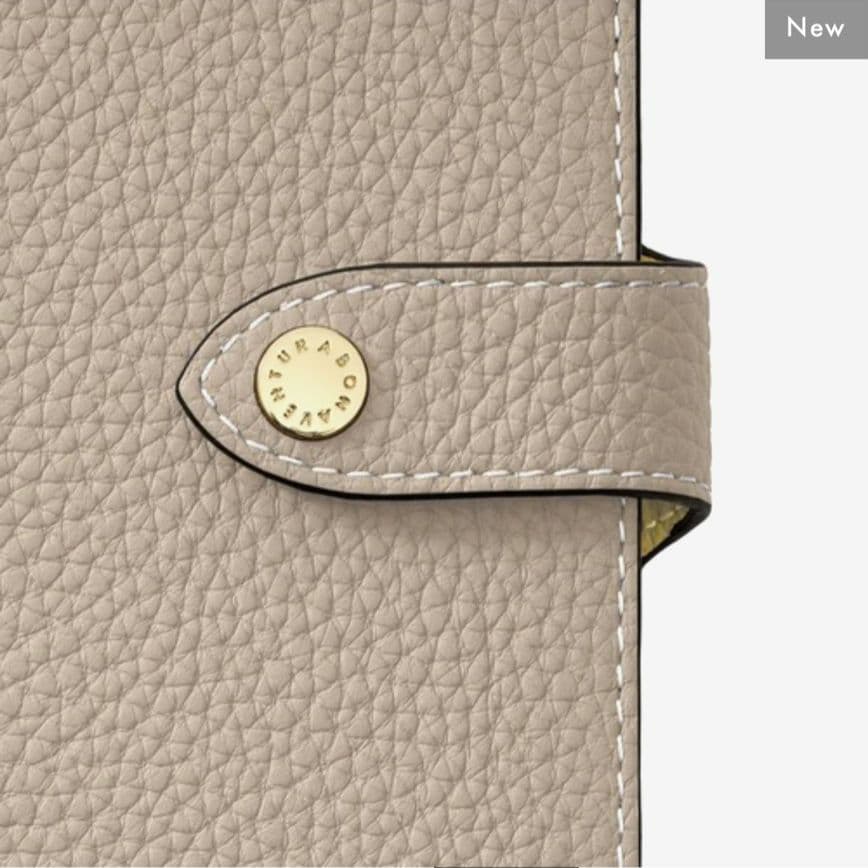 【新品未使用】iPhone17 ボナベンチュラ 手帳型ケース