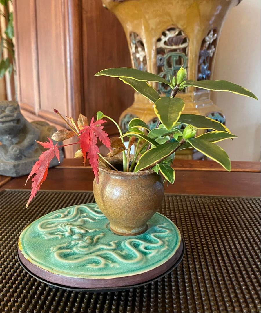 中国青磁タイル　龍・玉　鑑賞台座　　２点セット ヴィンテージ　レア 台湾茶器