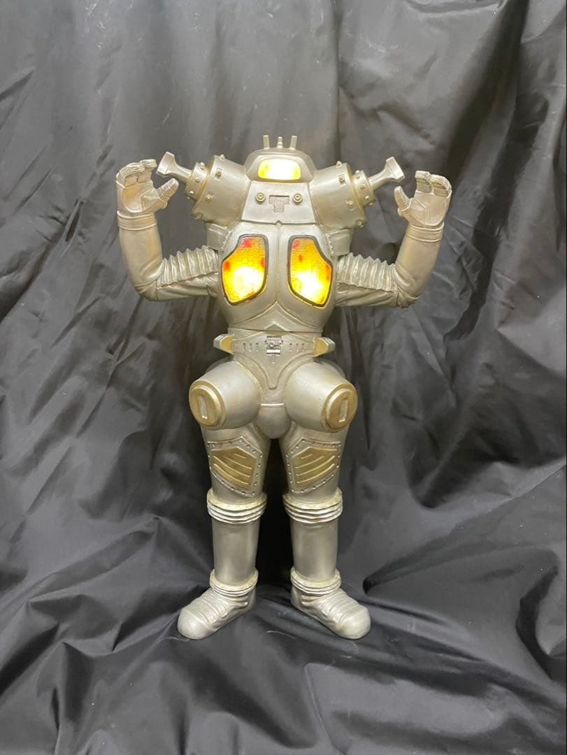 キングジョー　ビックサイズソフビ　リペイント ウルトラマンフィギュア　電飾