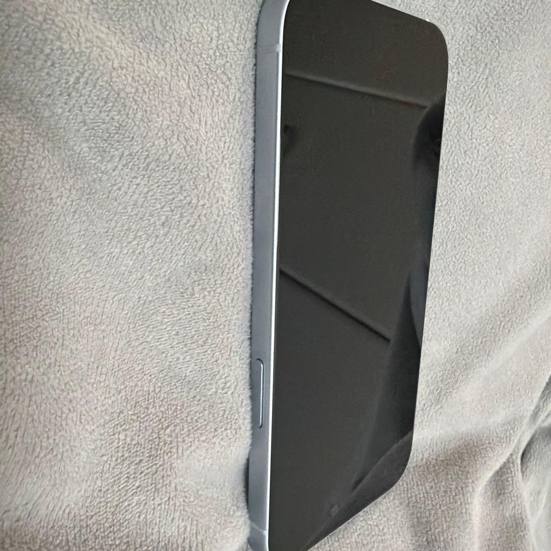 スマートフォン本体 スリムデザイン