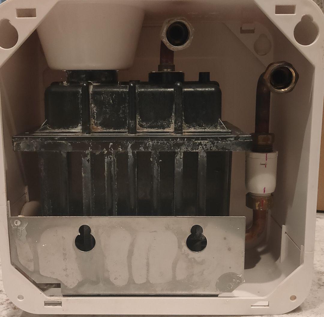 ハウステック　クリン軟水器　浴室備付