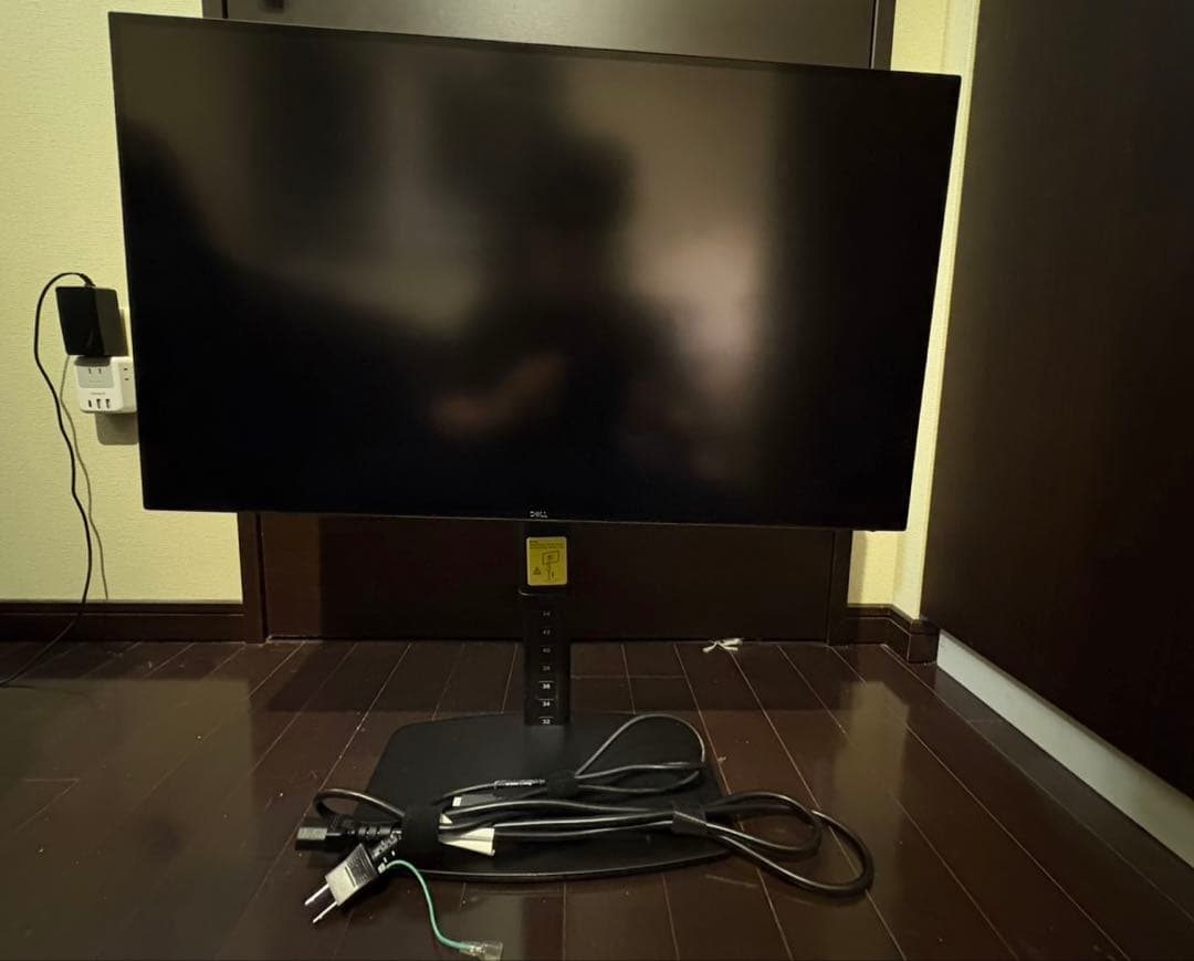 Dell U2720QM 27インチ 4K モニター USB-C対応