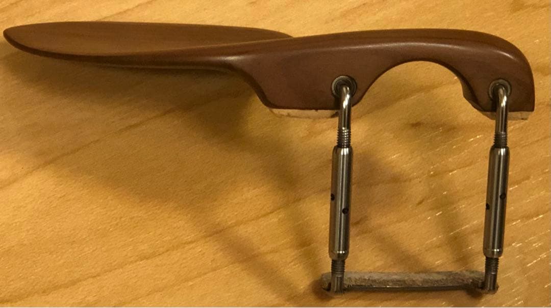 ドイツ職人の手作り・高級メーカーBerdani製 グァルネリ顎当て 19mm