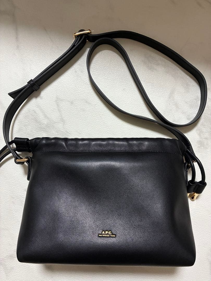 アーペーセーショルダーバッグ