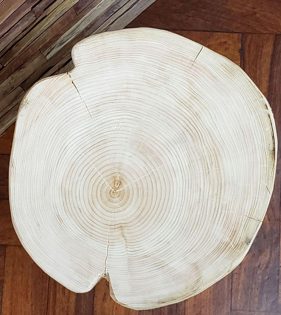 檜根元フリル丸太椅子