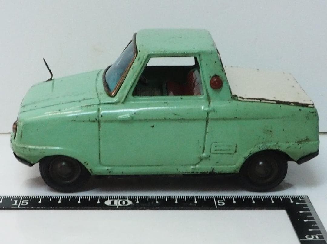 萬代屋【愛知機械工業コニー グッピー黄緑 フリクション】当時物ブリキ自動車 箱無