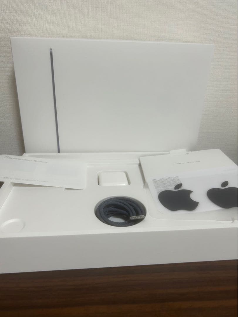MacBook Air 13.6インチ　メモリ8GB 512GB Apple