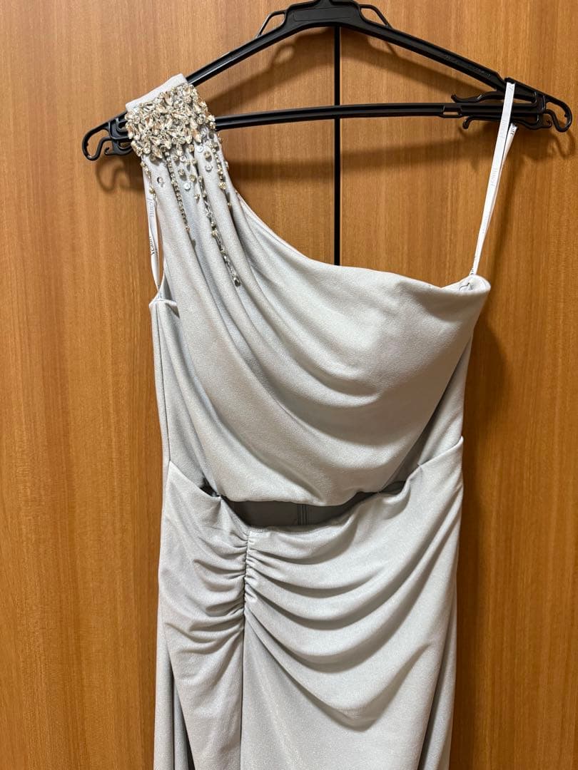 Veautt ワンショルダー ナイトドレス