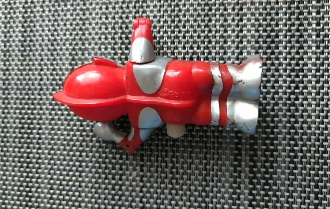 泳がない ウルトラマン　下敷　レトロなセット