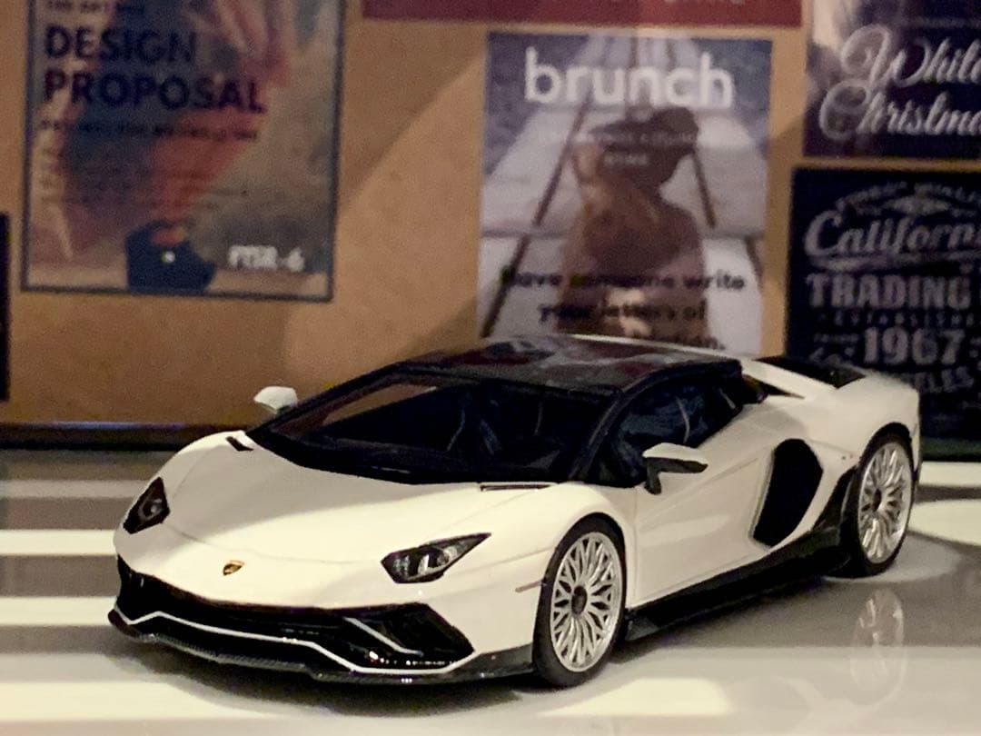 1/43 ランボルギーニ アヴェンタドール Ultimae Bianco Isi