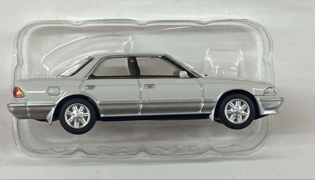 未使用品 トミカリミテッドヴィンテージネオ トヨタ マークⅡ ターボ 白/銀