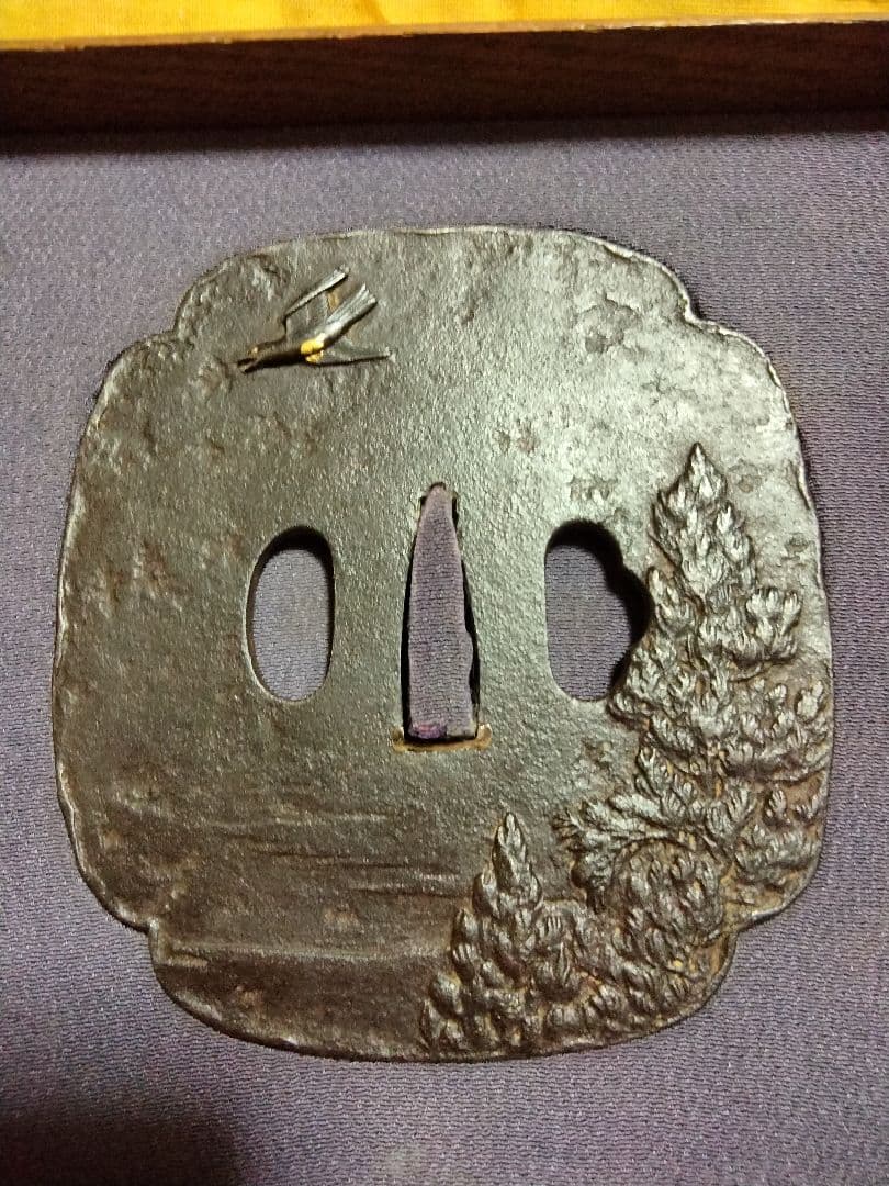 ♦最終価格♦　鉄地大鍔　鐔　(笹山篤興　時鳥図)特別貴重小道具認定書と落とし箱付