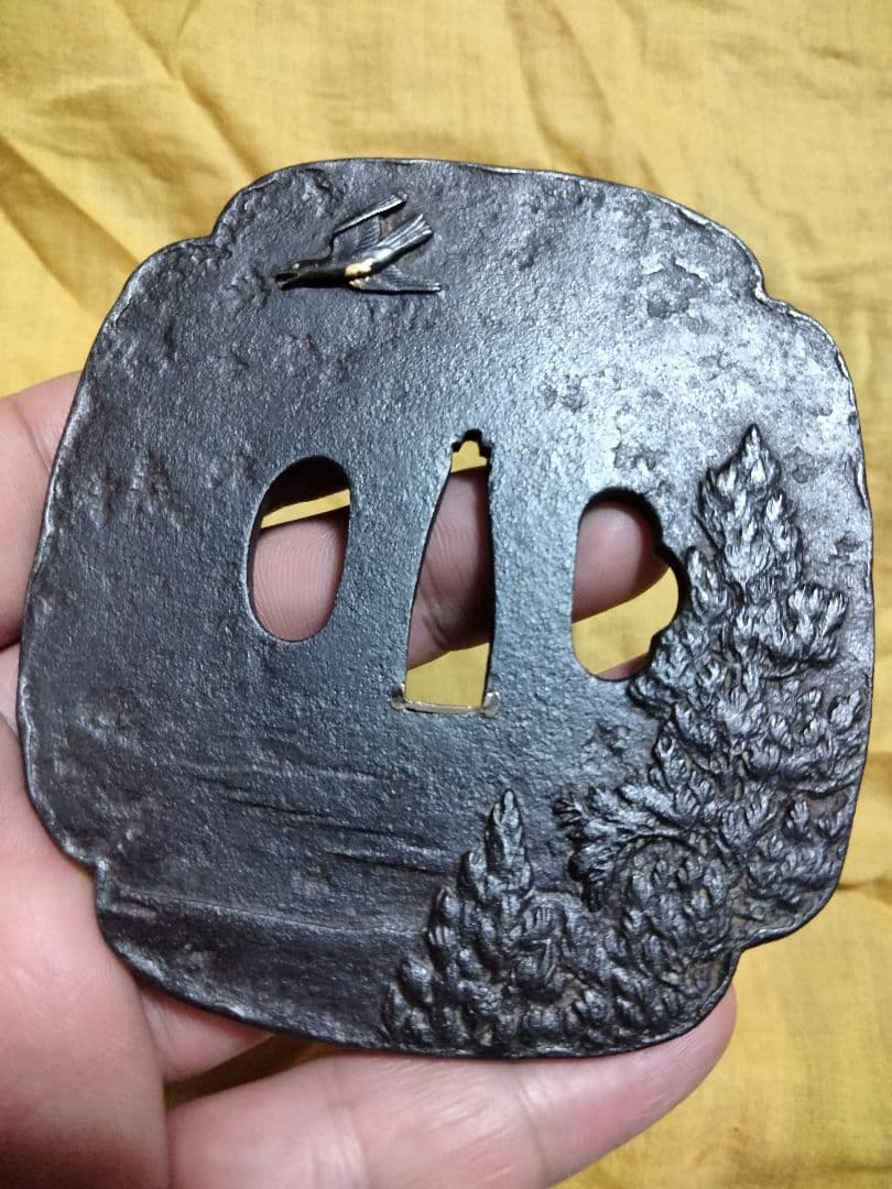 ♦最終価格♦　鉄地大鍔　鐔　(笹山篤興　時鳥図)特別貴重小道具認定書と落とし箱付